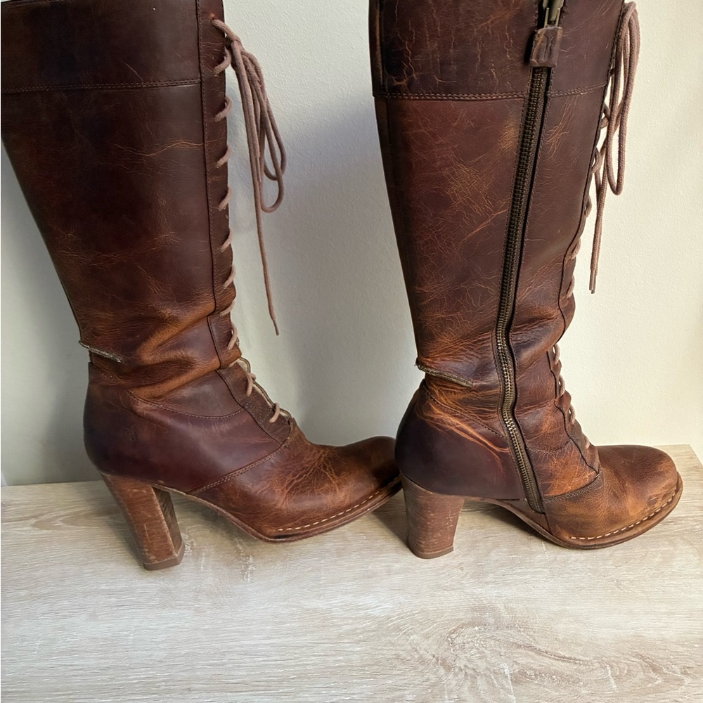 Woman's Frye Villager Lace Boot Tall Heeled Size 8-8.5 Brown Distressed - Picture 3 of 9